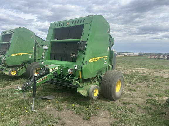 John Deere 561M