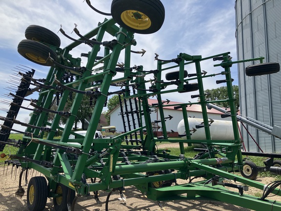  John Deere 2210