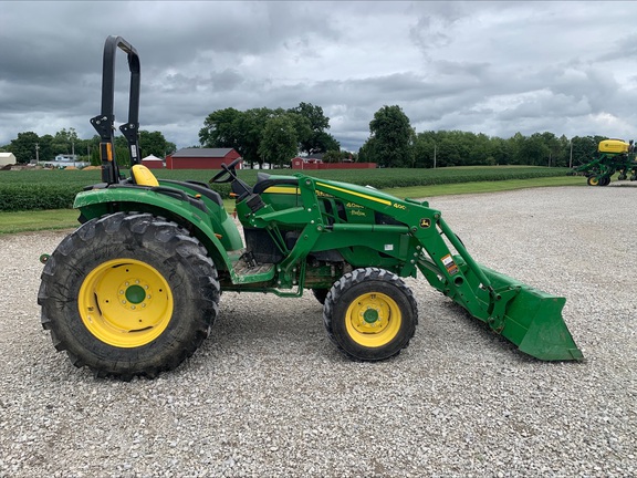 Photo of 2023 John Deere 4044M