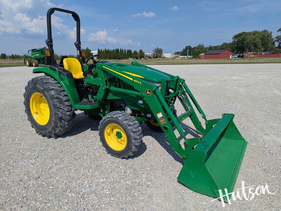 Photo of 2023 John Deere 4044M