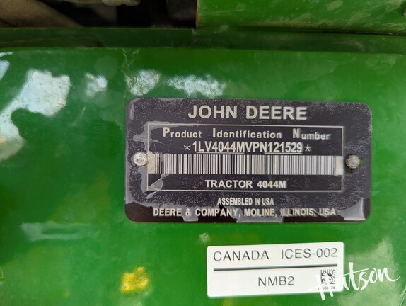 Photo of 2023 John Deere 4044M