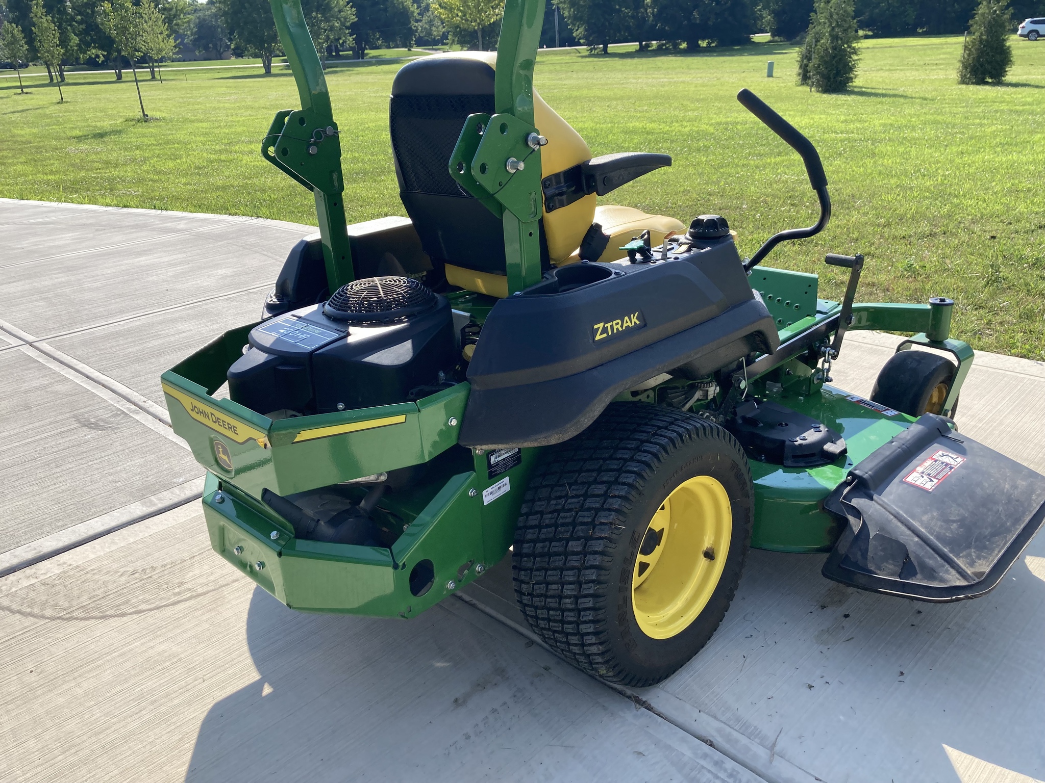 Used 2024 John Deere Z720E Zero Turn Mowers at Koenig Equipment in Urbana, OH - PhotoXL2