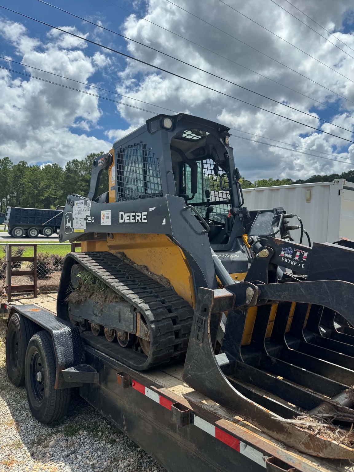 2025 John Deere 325G