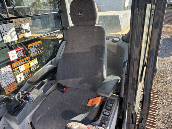 2023 John Deere 200G