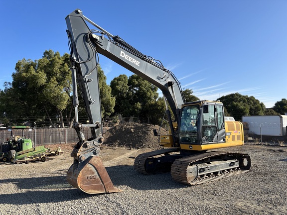 2023 John Deere 200G