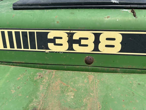 1993 John Deere 338-7