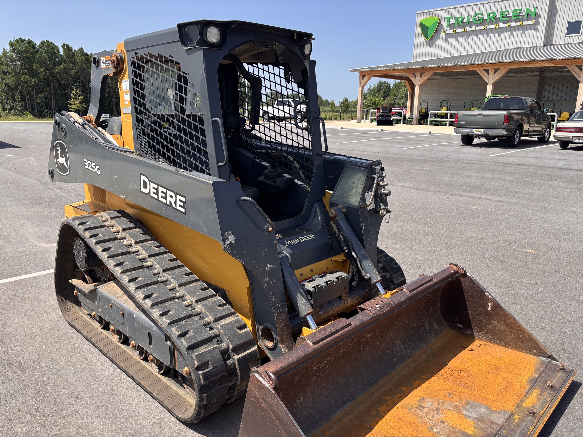 2023 John Deere 325G