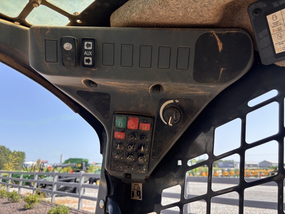 2023 John Deere 325G