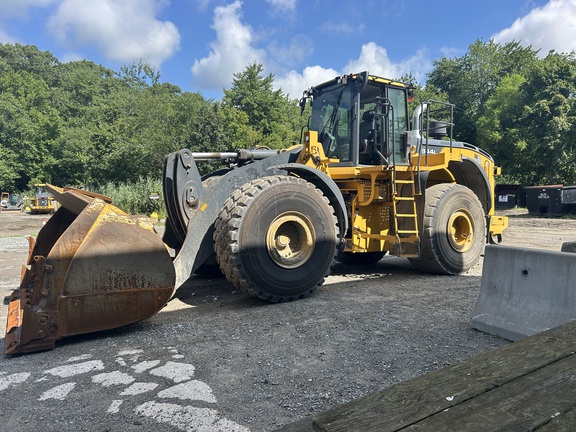 Photo of 2020 John Deere 844L