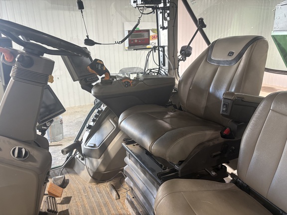 Photo of 2021 John Deere 8RX 370