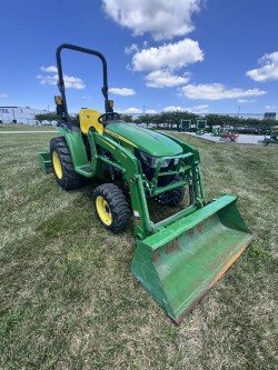 2022 John-Deere 3038E