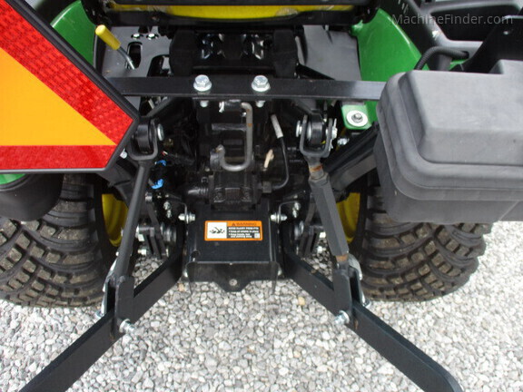 Photo of 2024 John Deere 1025R