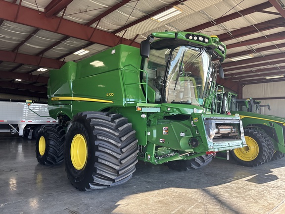 John Deere S770