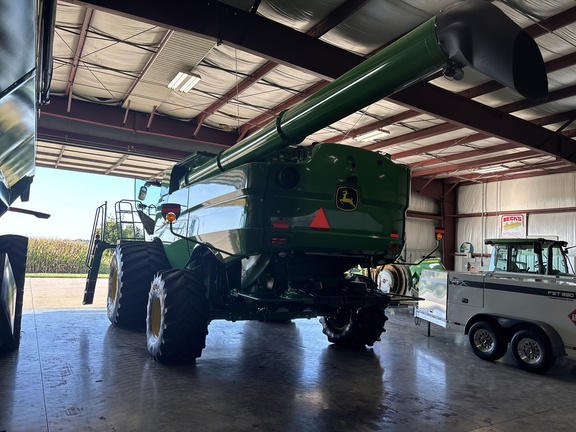 Used 2021 John Deere S770 Combines at Koenig Equipment in Knightstown, IN - Photo3