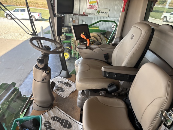 Used 2021 John Deere S770 Combines at Koenig Equipment in Knightstown, IN - Photo7