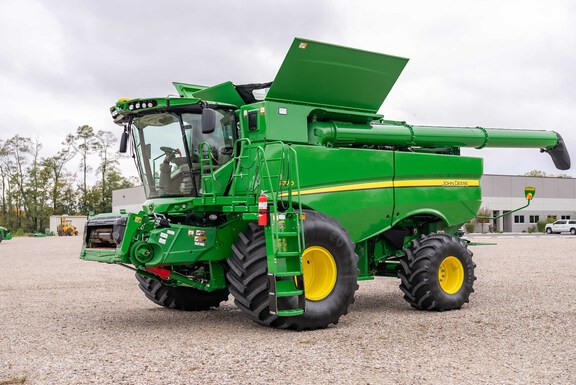 John Deere S770
