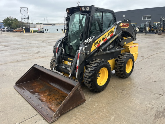 Photo of 2022 New Holland L328