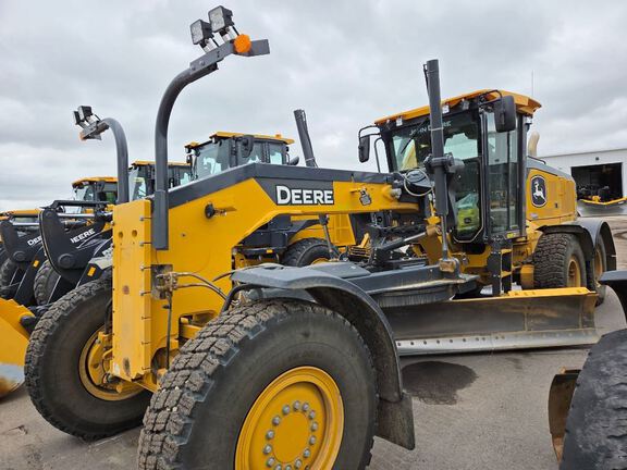 Photo of 2022 John Deere 772G