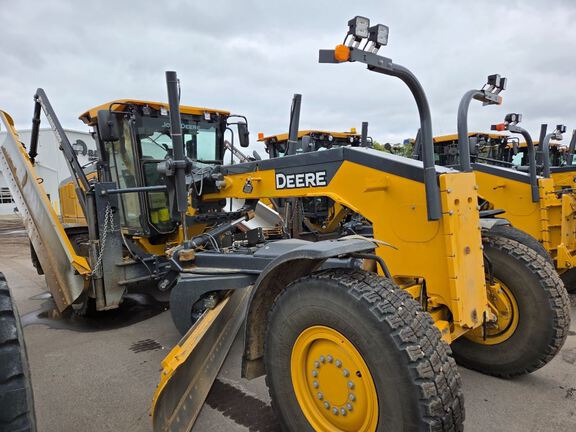 2022 John Deere 772G
