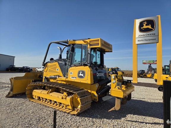 2024 John Deere 700L