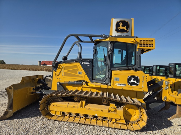 2024 John Deere 700L