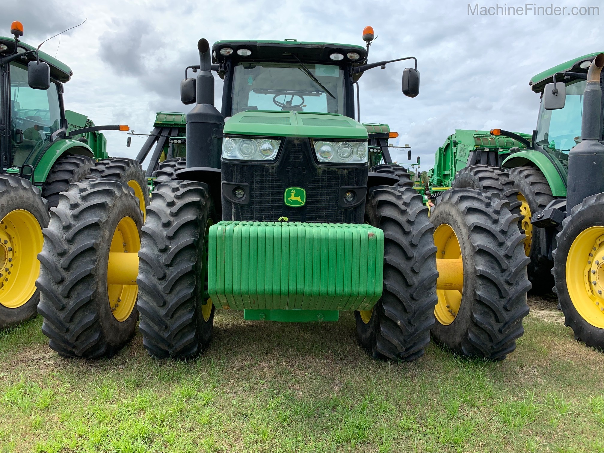 2015 John Deere 8370R Image 3