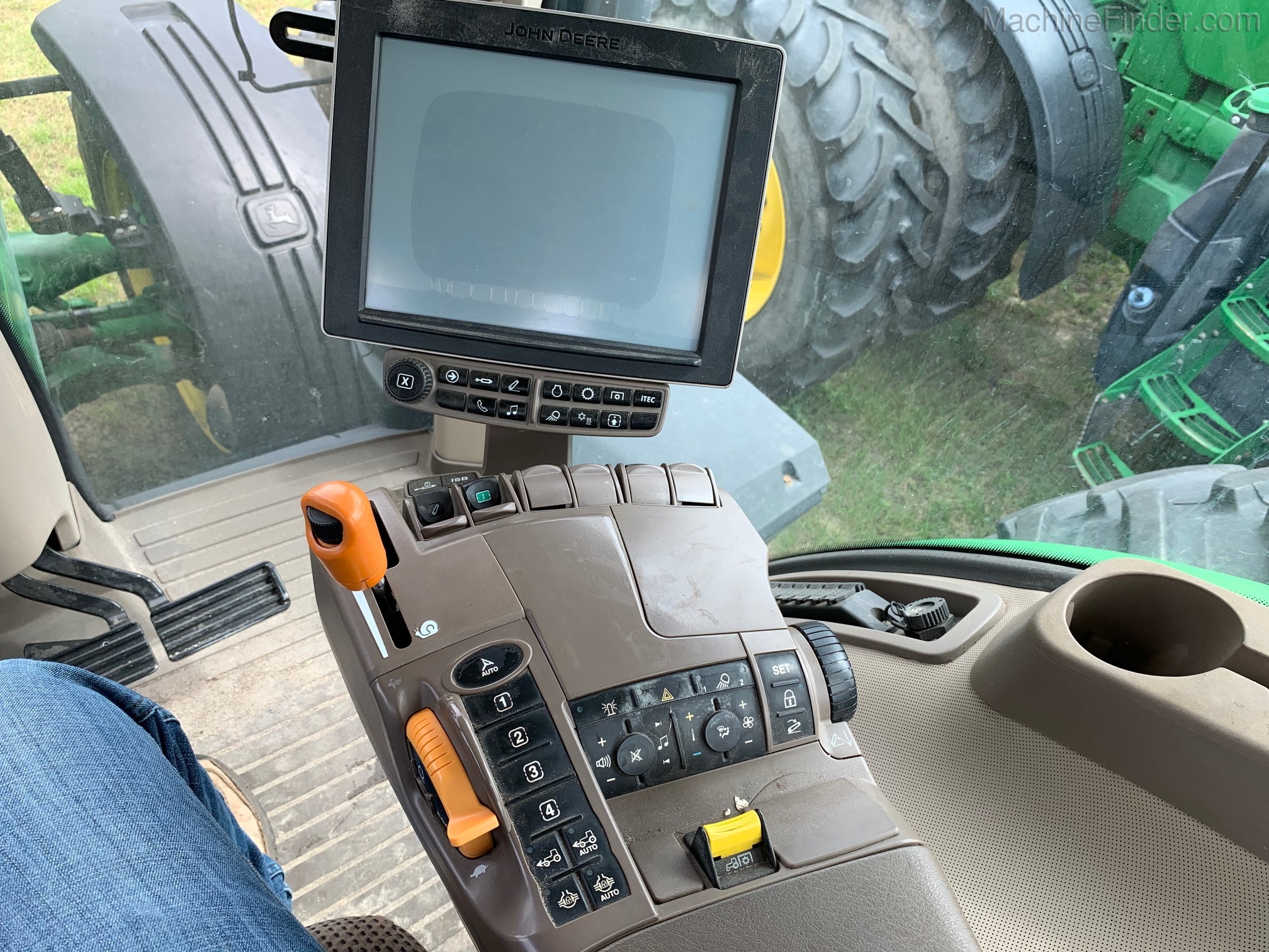 2015 John Deere 8370R Image 7