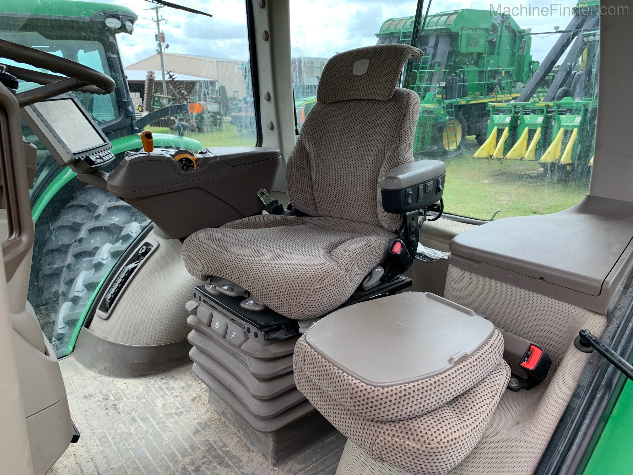 2015 John Deere 8370R Image 6