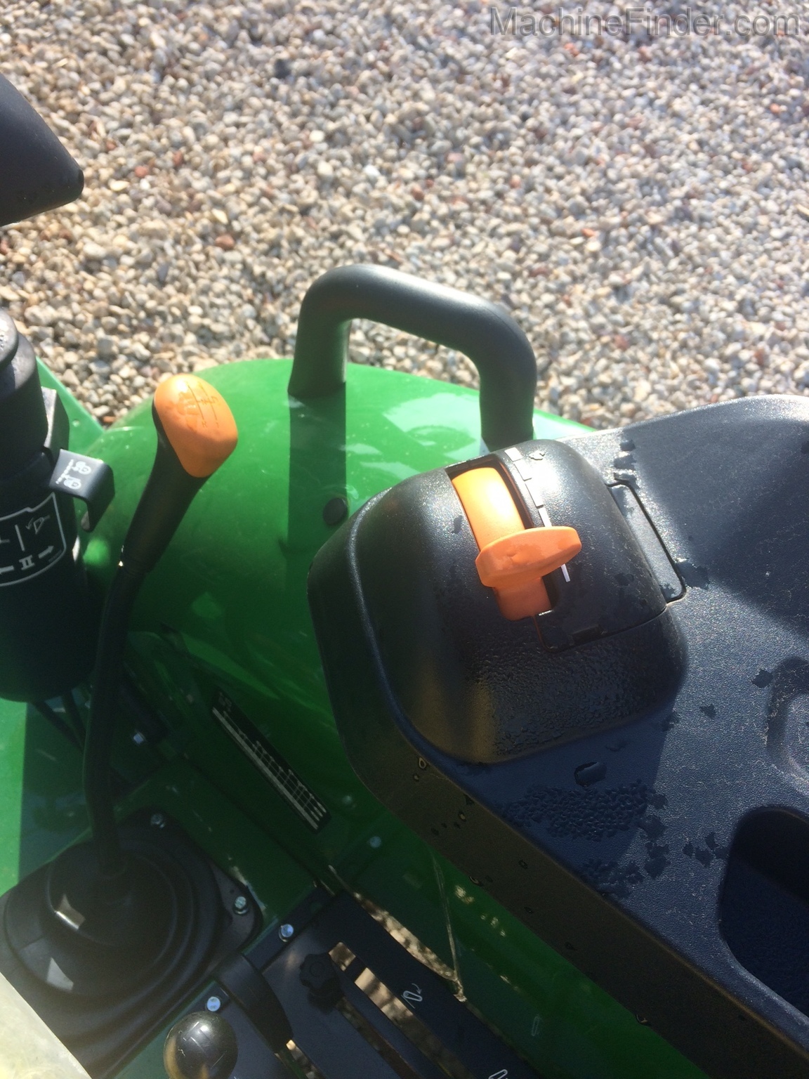 2020 John Deere 5045E Image 9