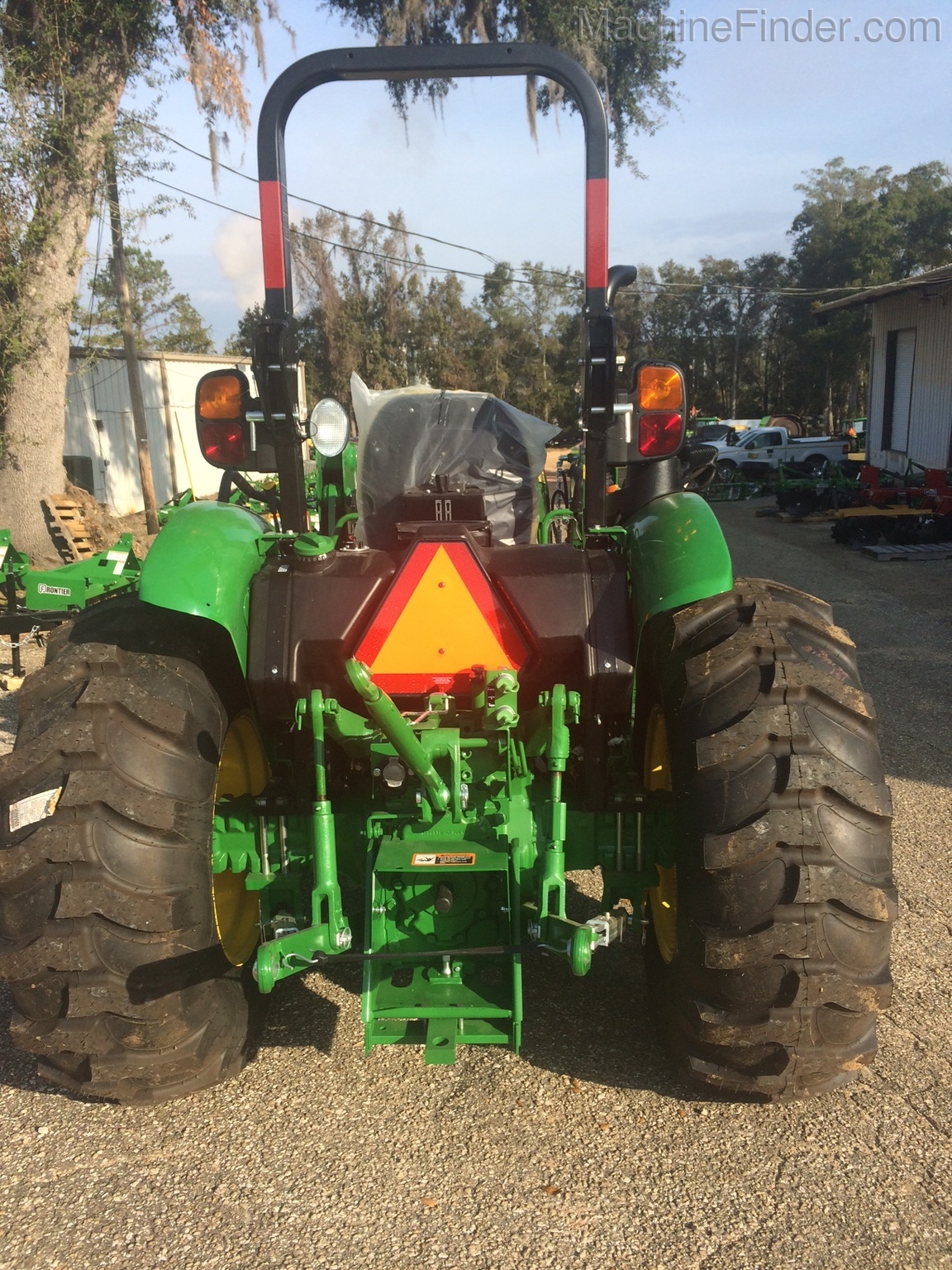 2020 John Deere 5045E Image 5