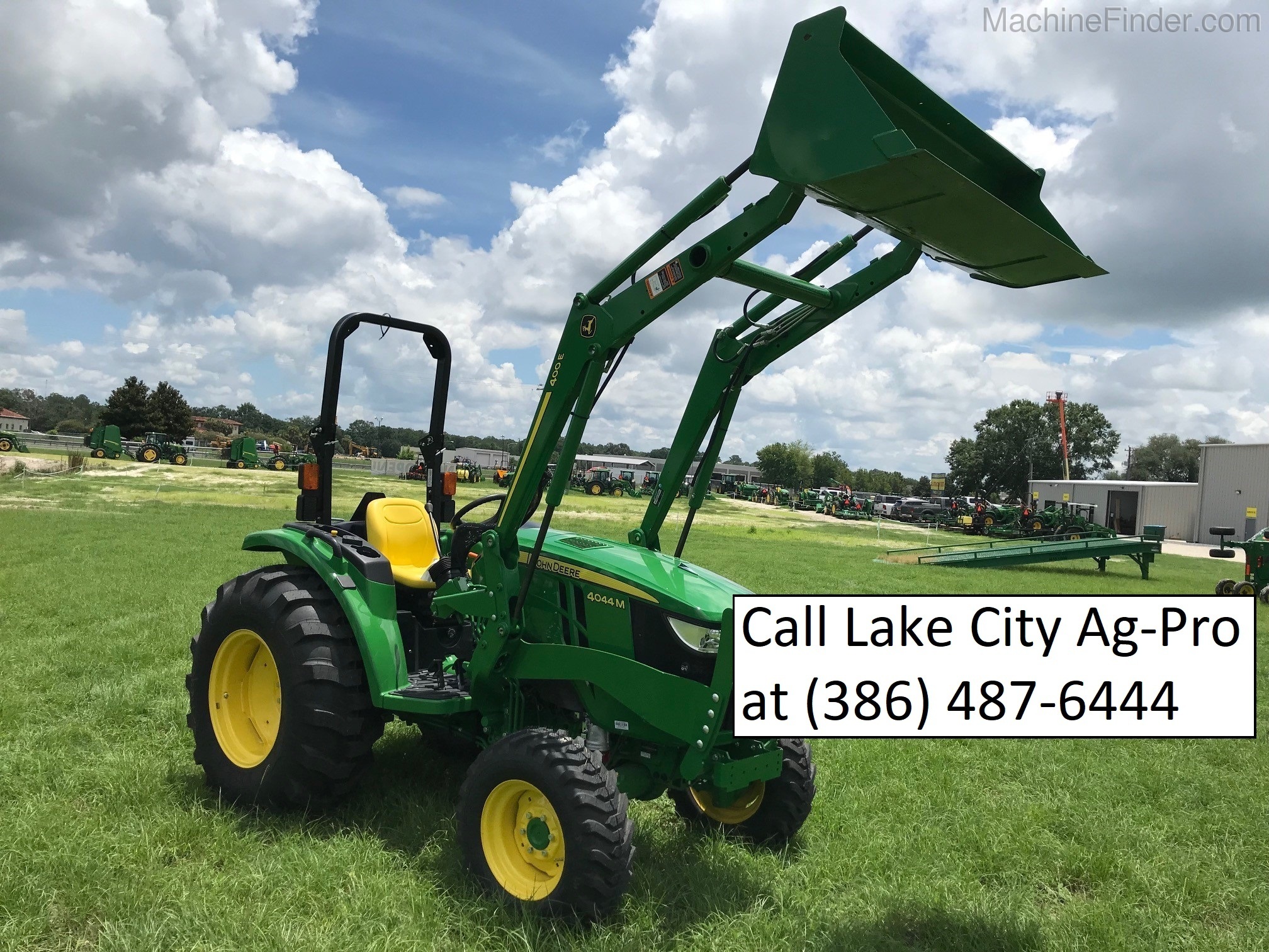 2020 John Deere 4044M Image 1