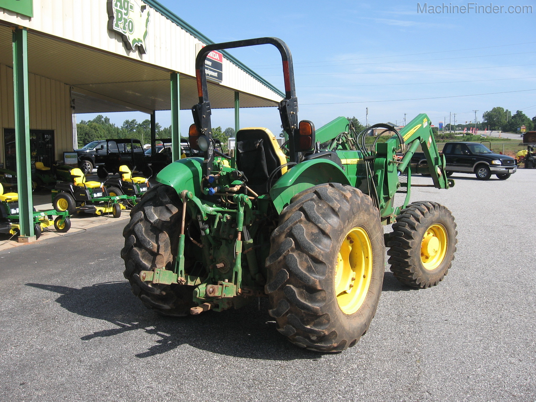 2011 John Deere 5065M Image 5