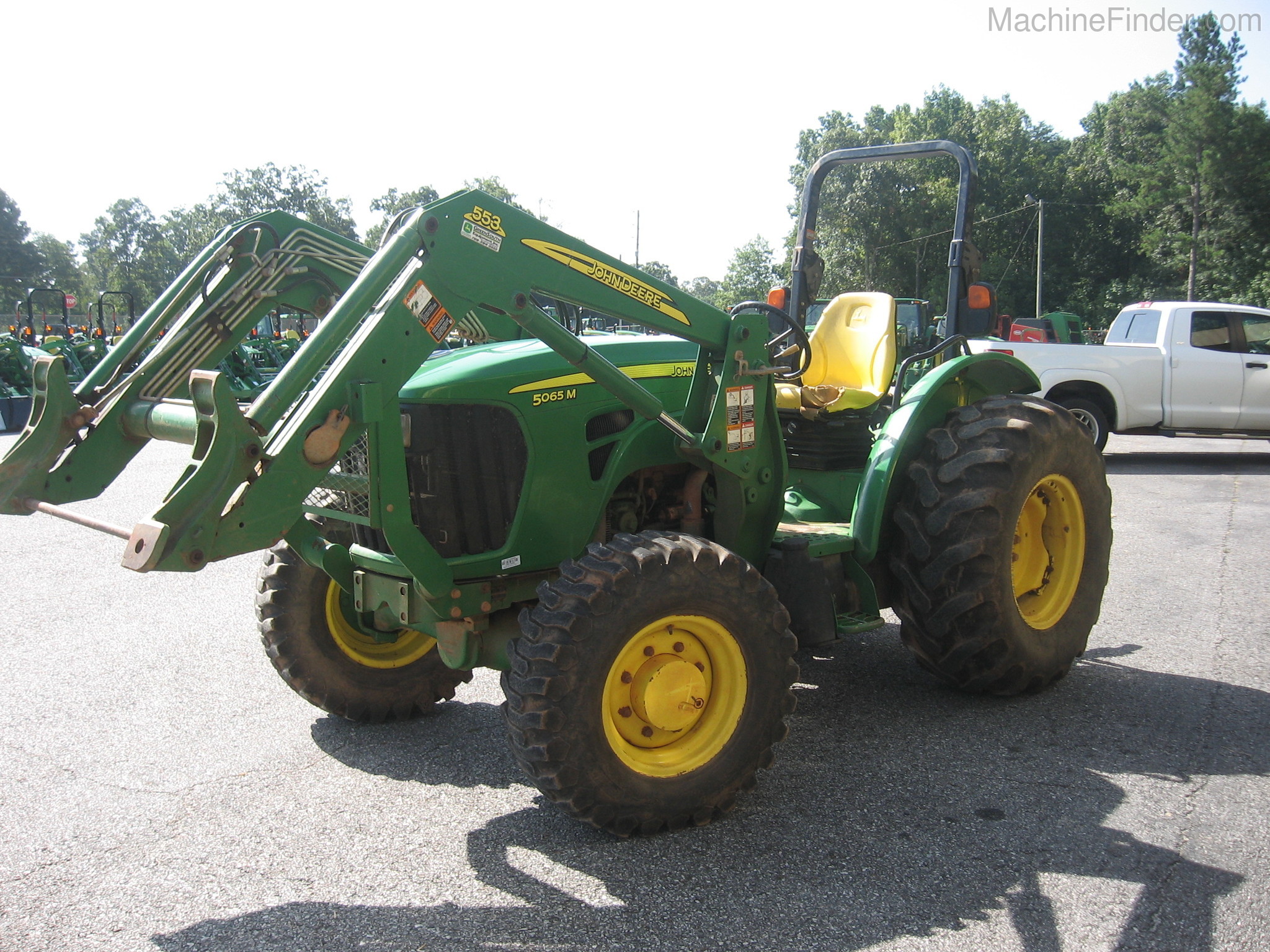 2011 John Deere 5065M Image 2
