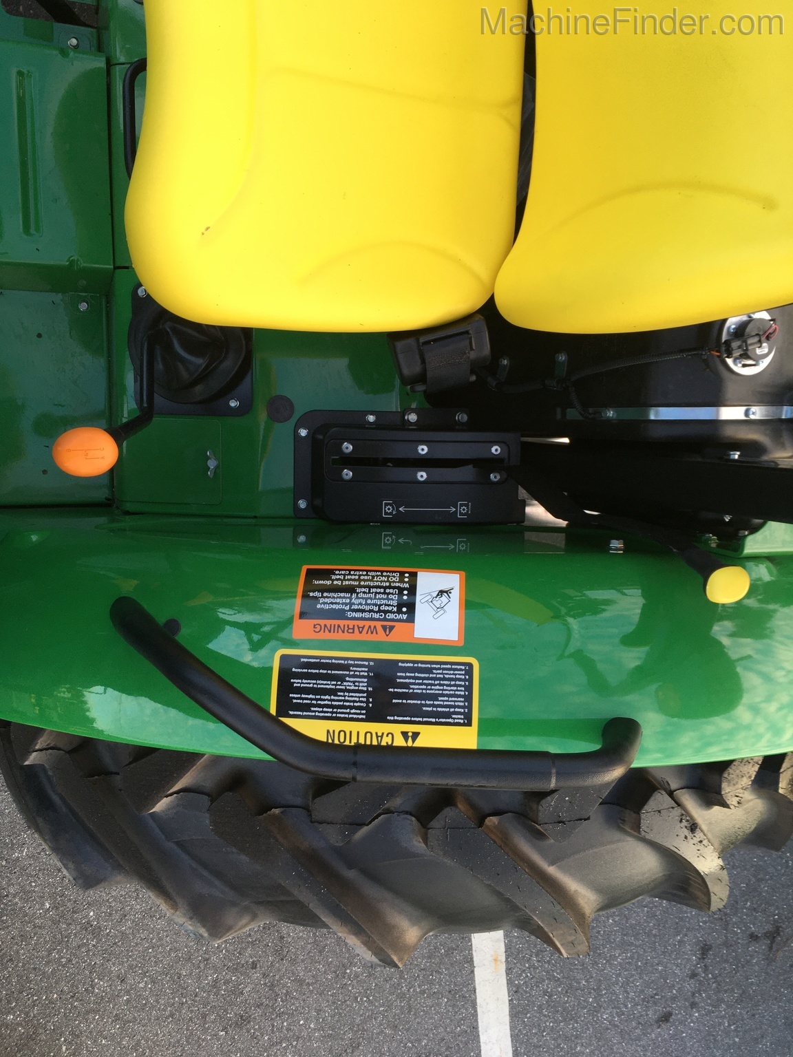 2020 John Deere 5065E Image 8