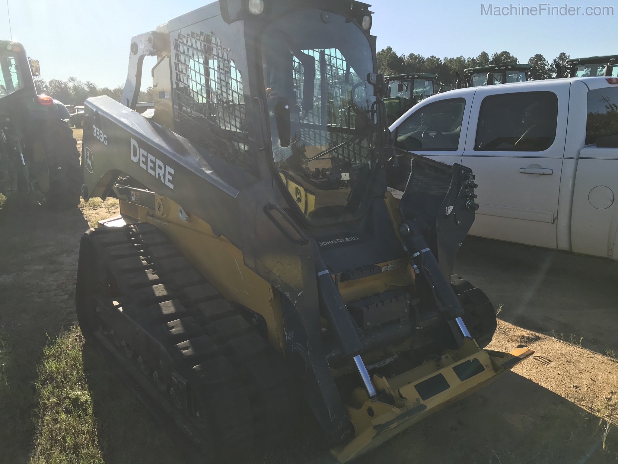 2018 John Deere 333G Image 3