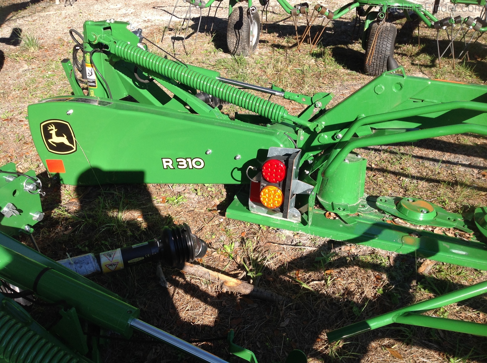 2018 John Deere R310 Image 1