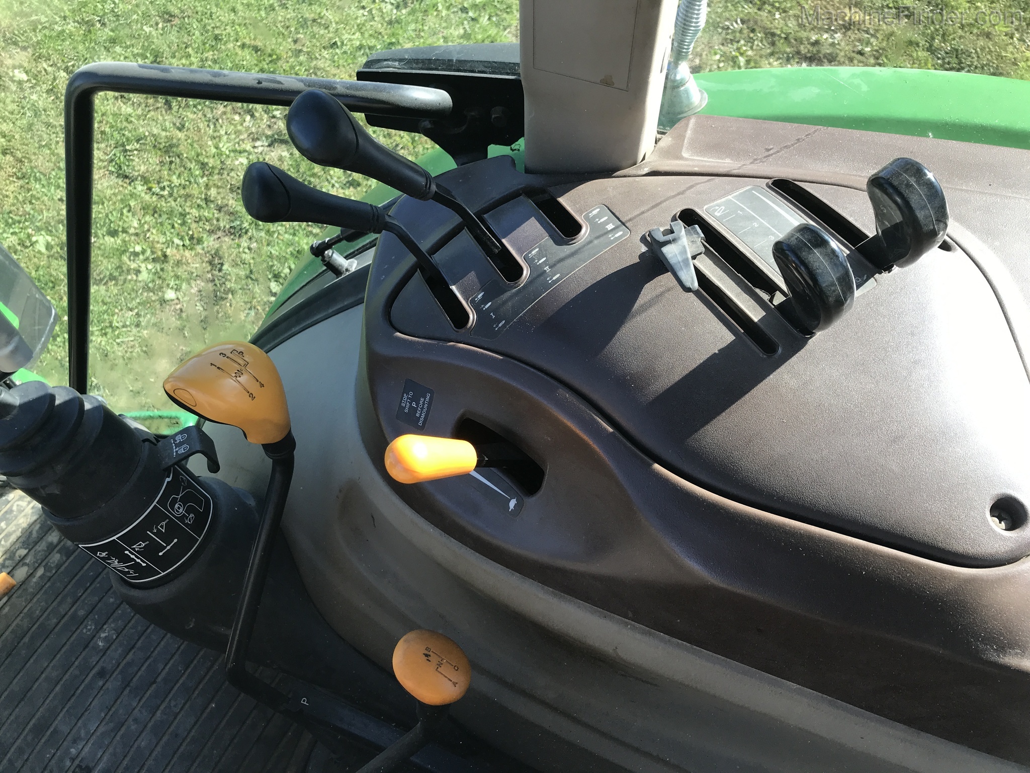 2006 John Deere 5425 Image 11