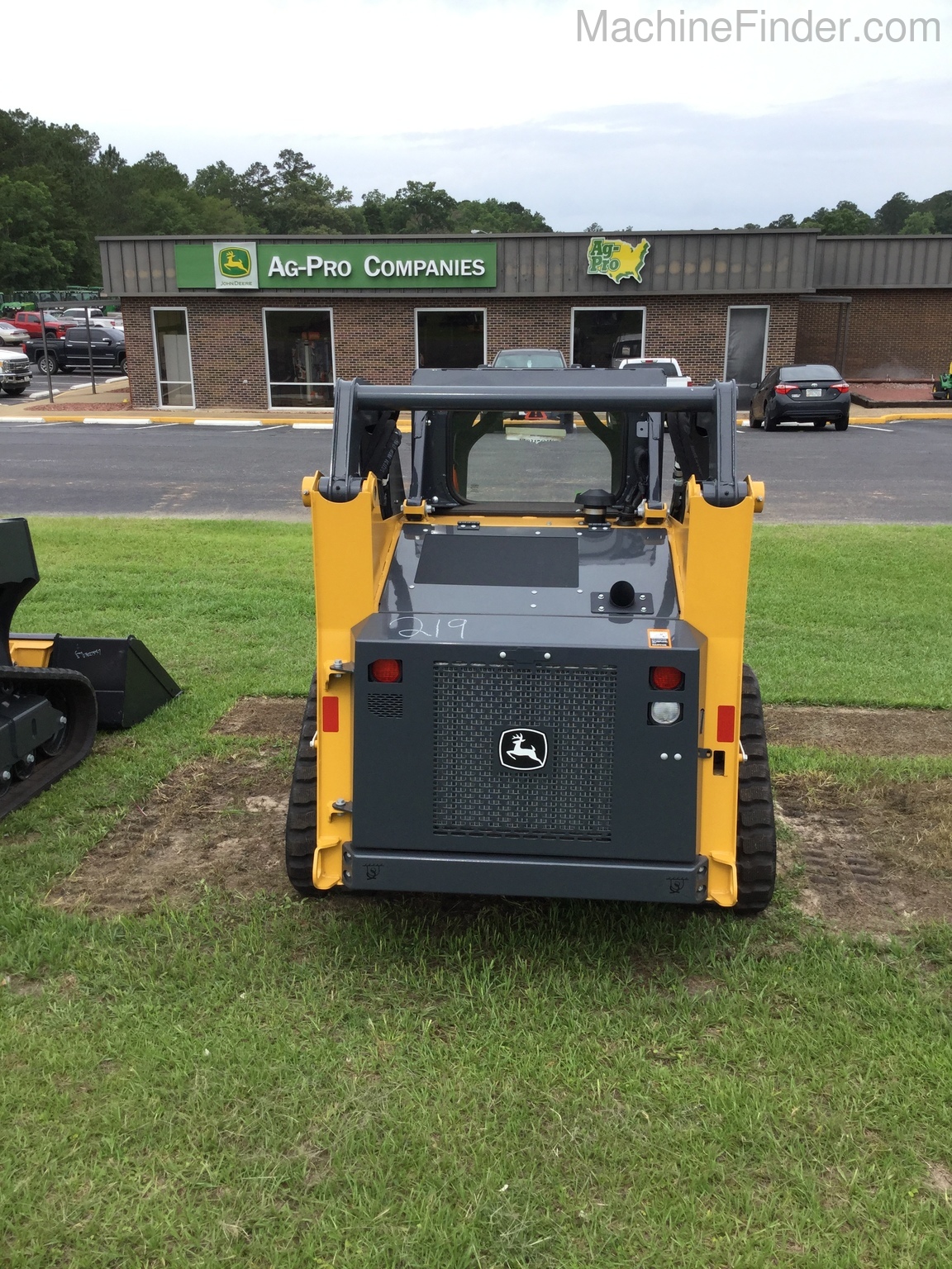 2020 John Deere 317G Image 5