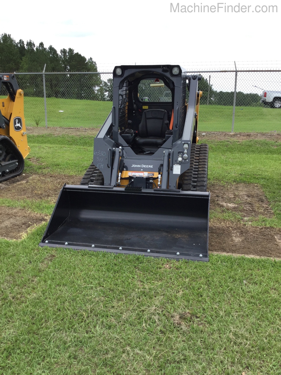 2020 John Deere 317G Image 2