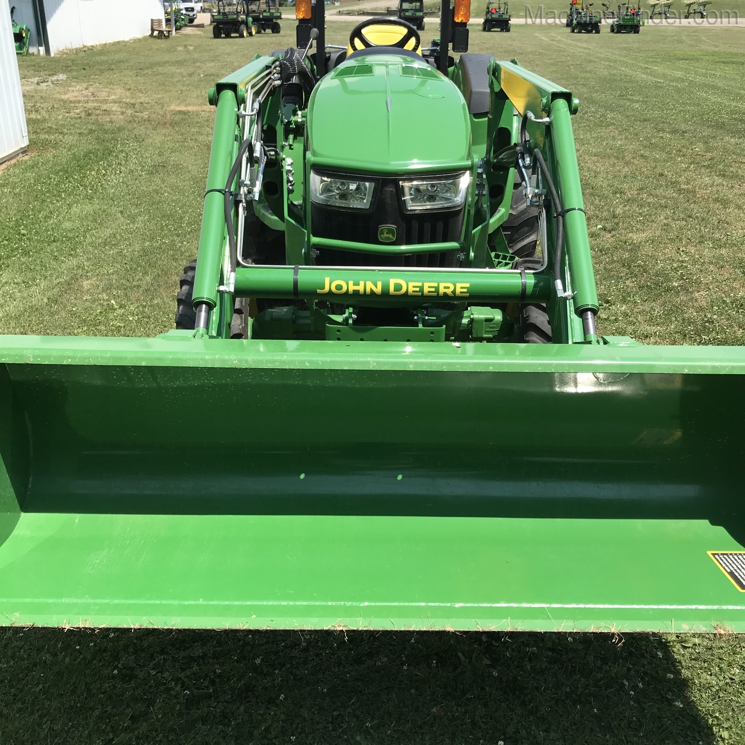 2020 John Deere 4066M Image 3