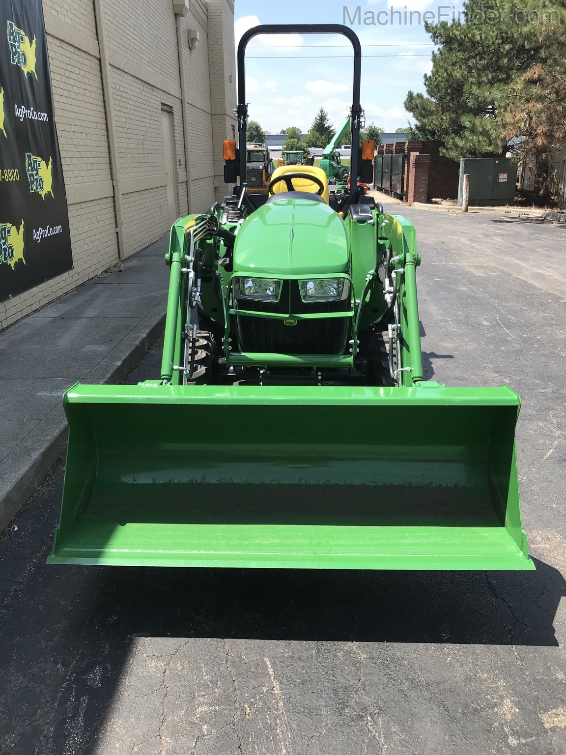 2020 John Deere 3025e Image 5