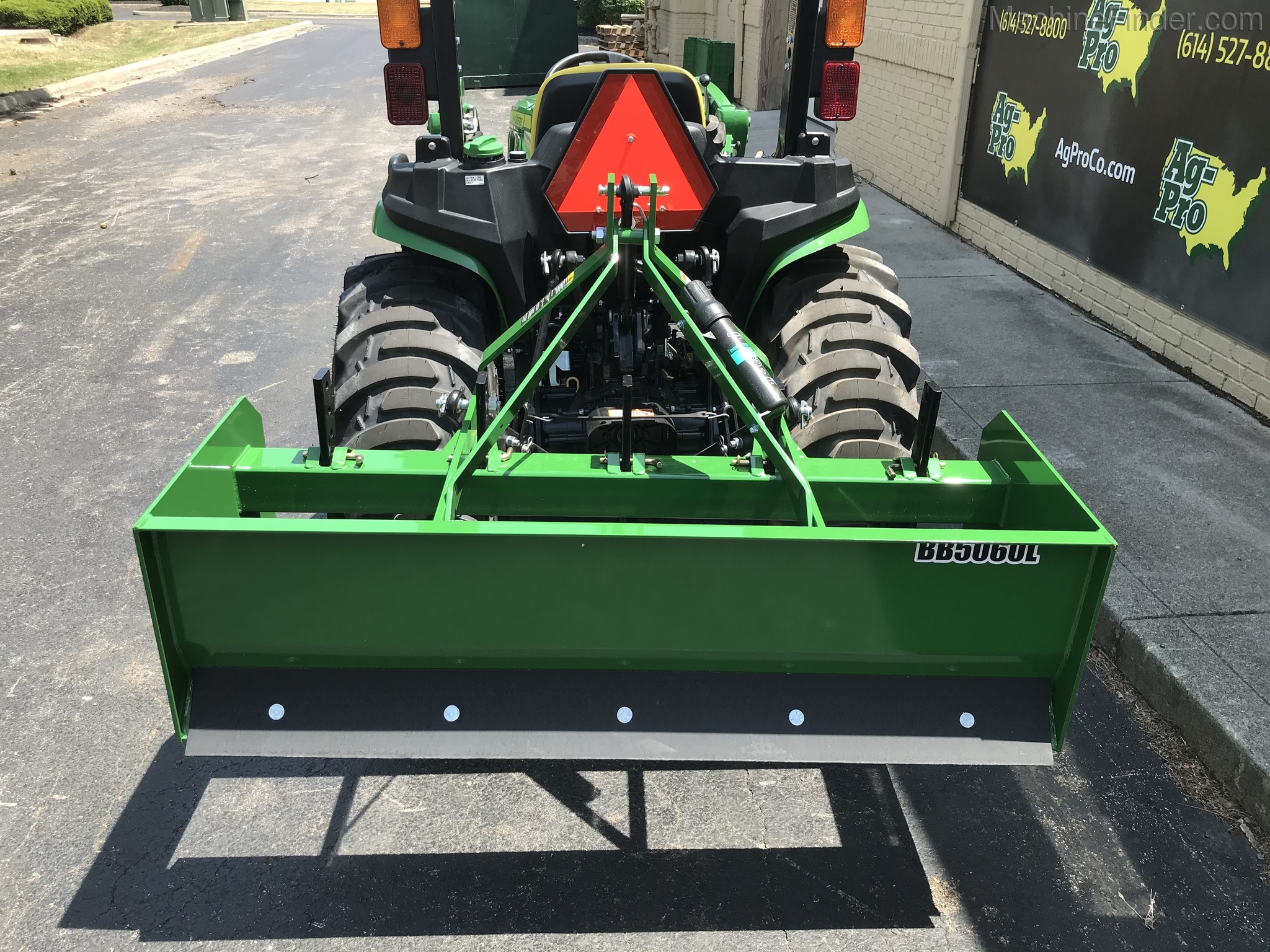 2020 John Deere 3025e Image 6