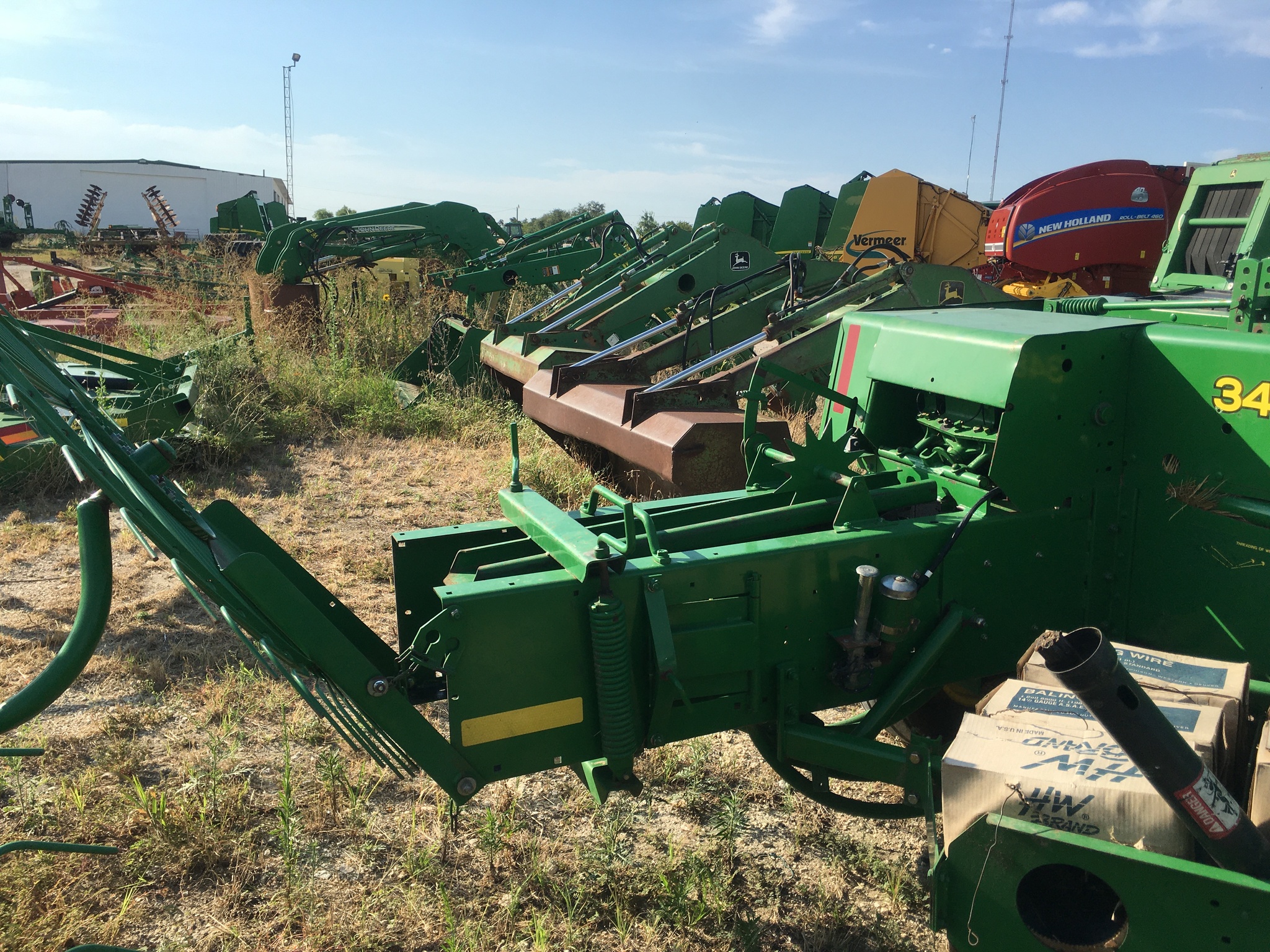 2004 John Deere 348 Image 4