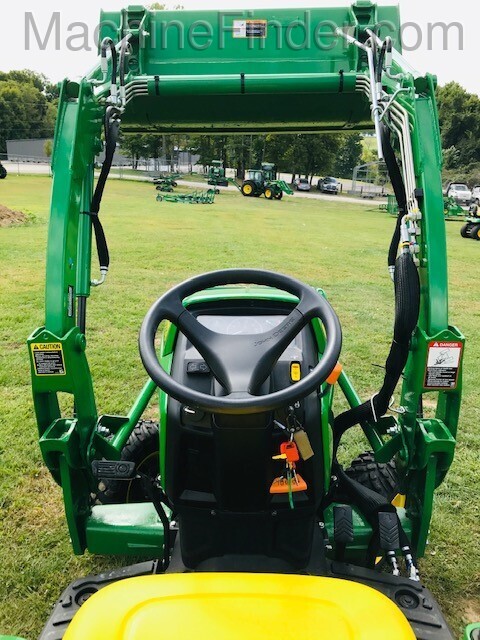 2020 John Deere 1023E Image 8
