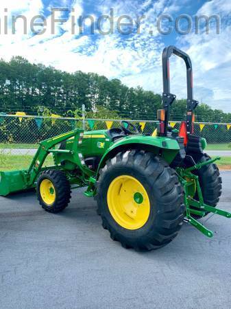 2020 John Deere 4052M Image 3