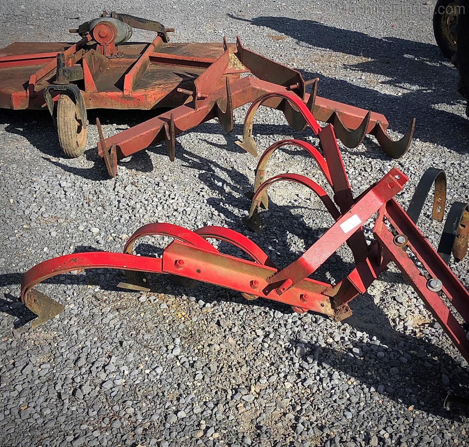 UNKNOWN RED 6' CULTIVATOR Image 3