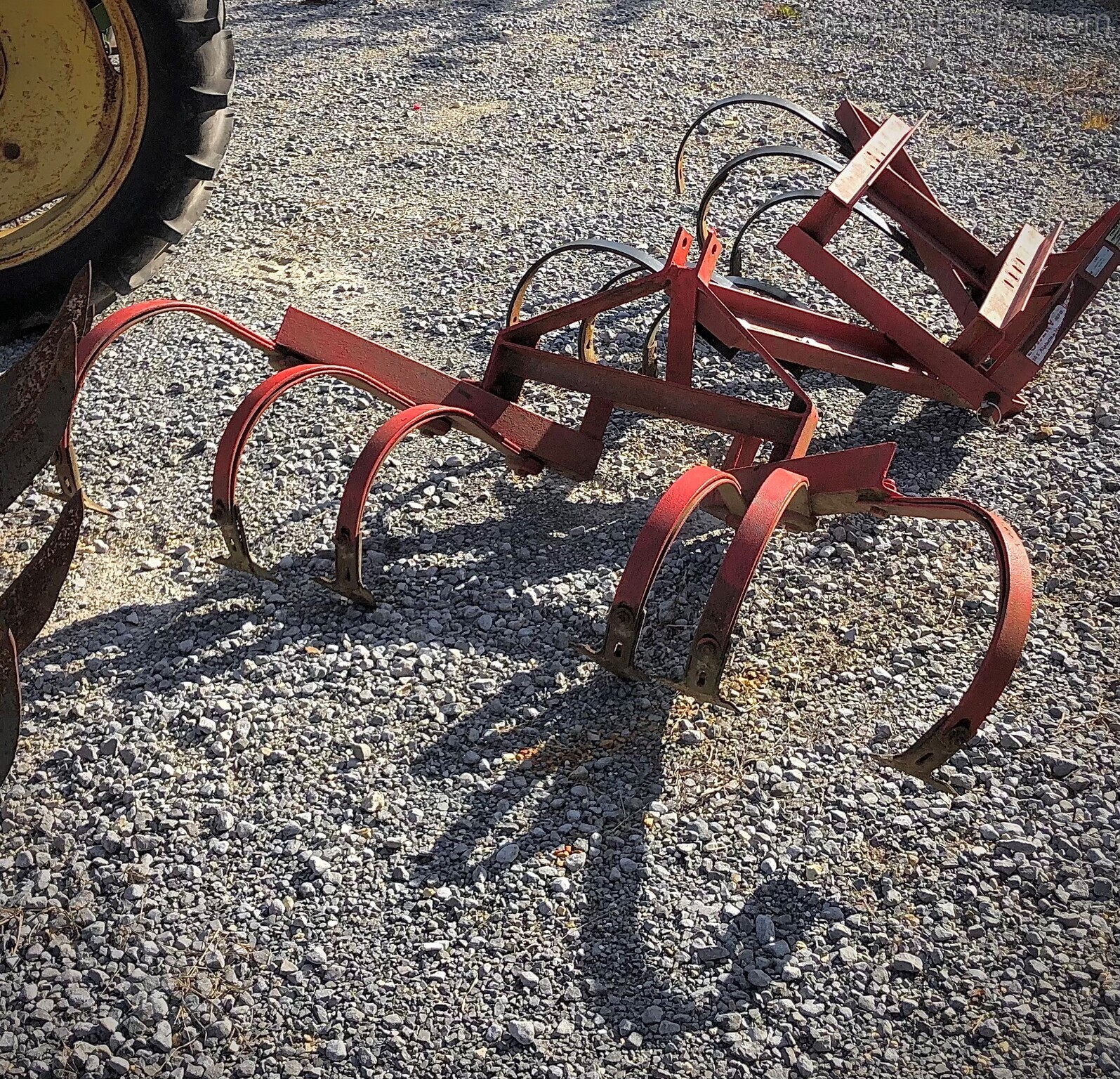 UNKNOWN RED 6' CULTIVATOR Image 2