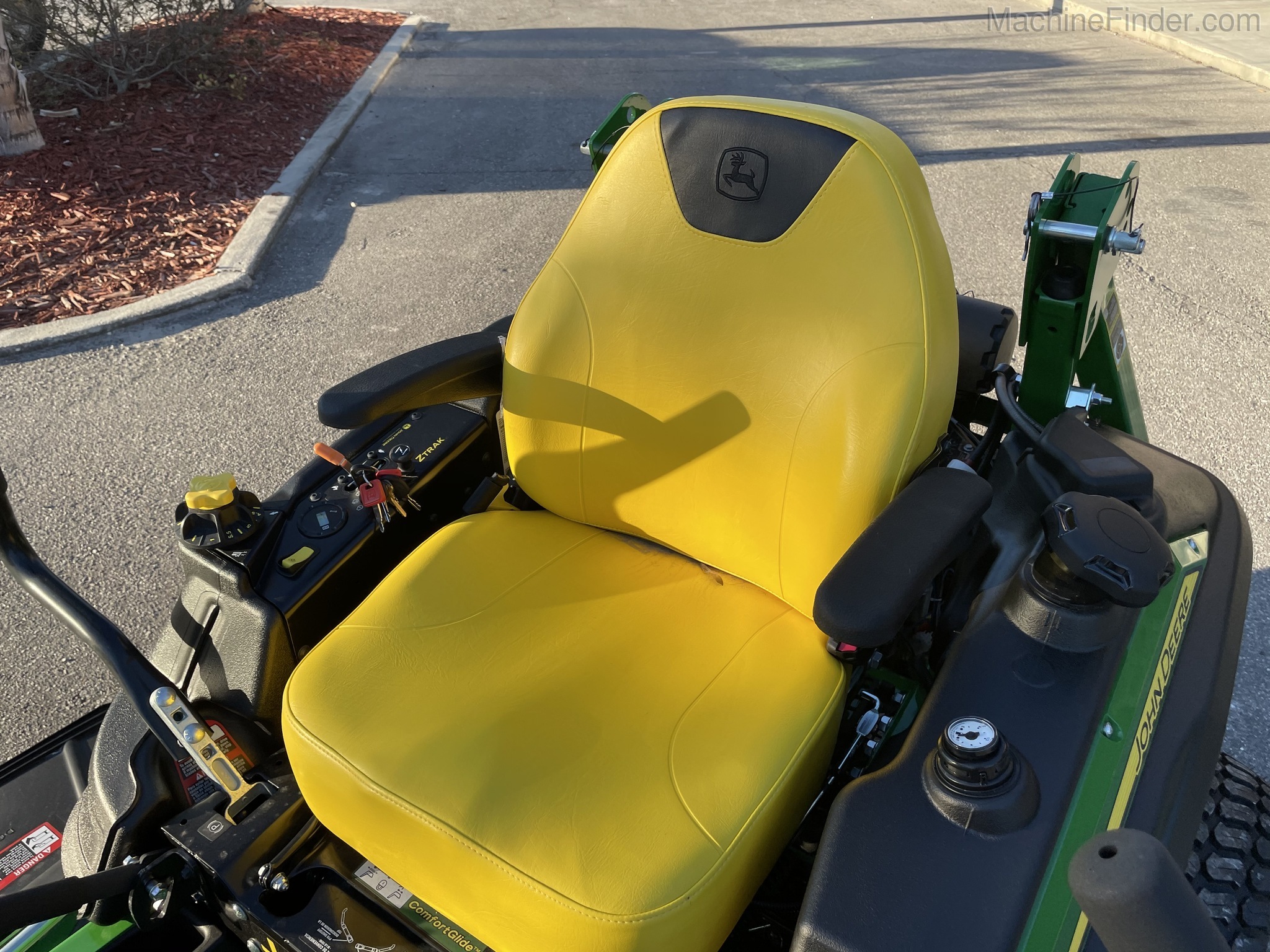 2020 John Deere Z915E Image 9