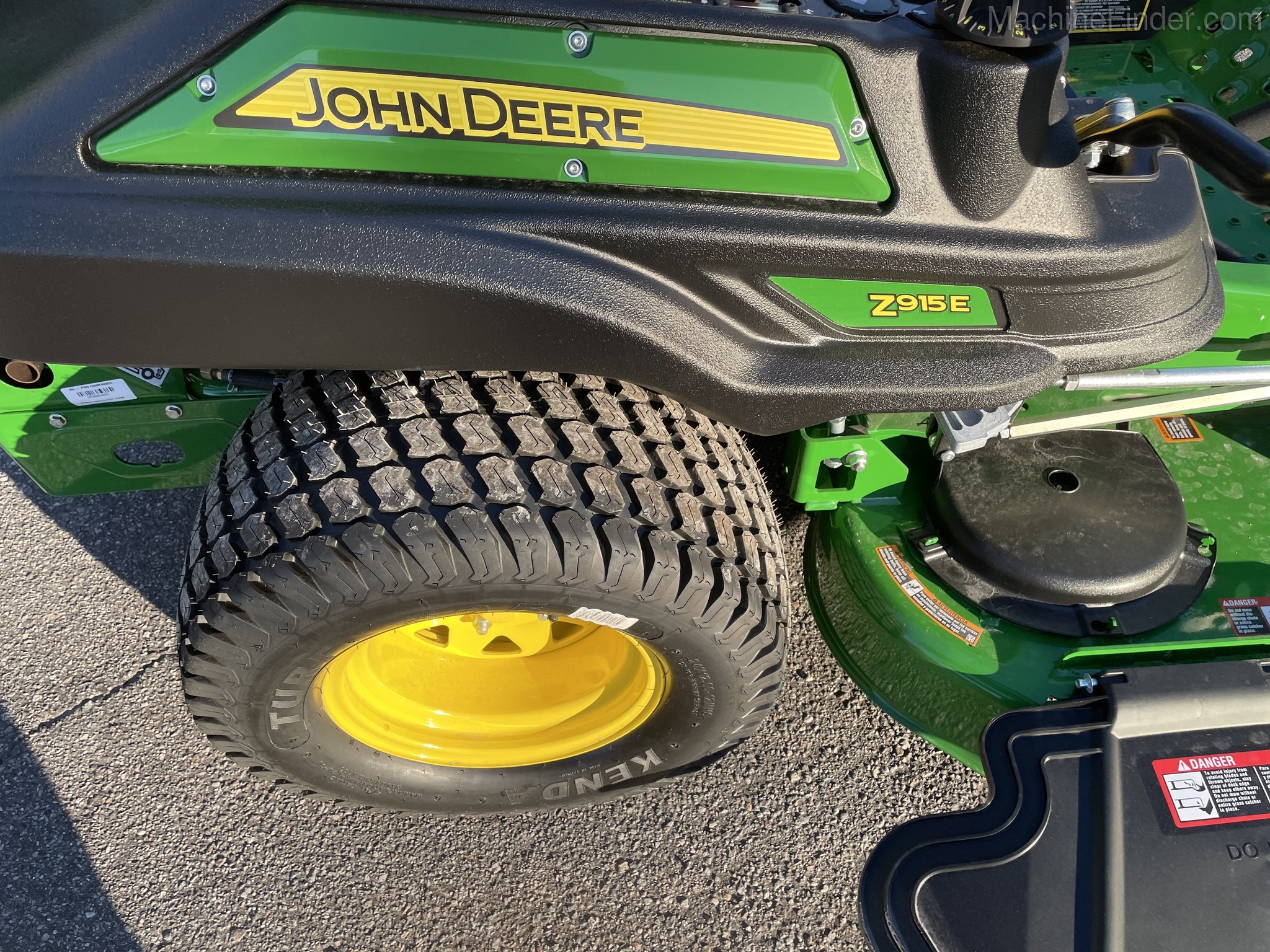 2020 John Deere Z915E Image 4
