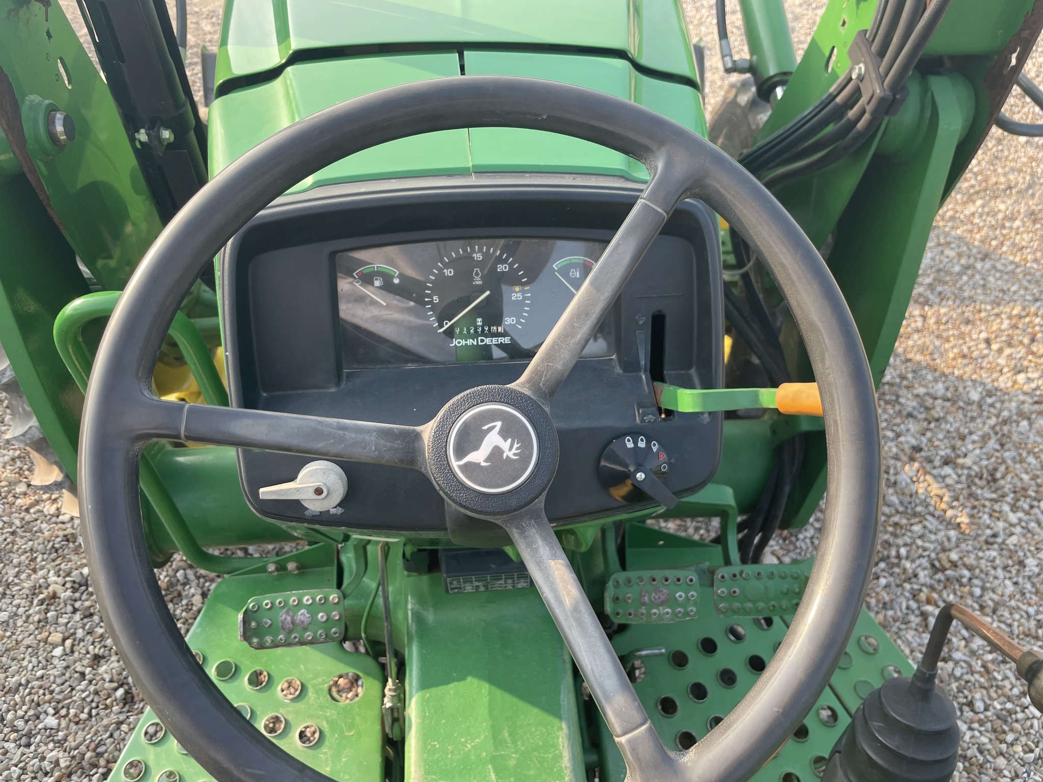 2011 John Deere 5055E Image 9